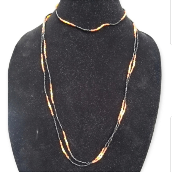 VINTAGE TWO PIECE HANDMADE NATIVE AMERICAN VIBRANT SEED BEAD  NECKLACE SET - Picture 1 of 3